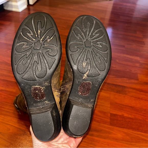 Born Brown Heeled Boots with Suede Texture - Picture 5 of 8